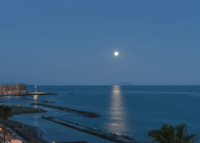 Riviera Hotell