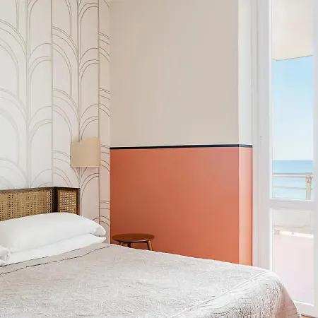 Riviera Hotel 3*